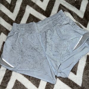 Lululemon sz 8 hotty hot shorts blue lined Vguc